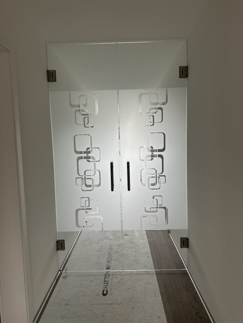 krenger-glas-projekt-glastuer-sandstrahlen.png